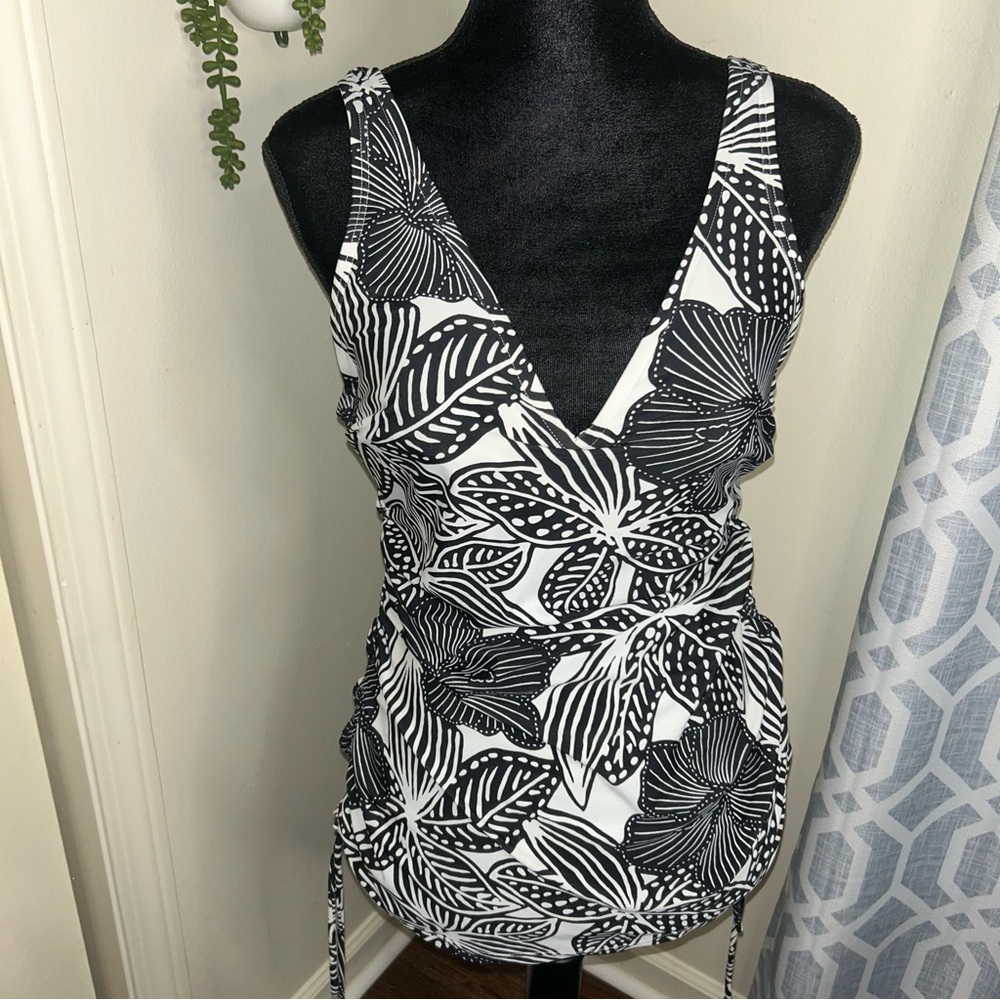 Croft & Barrow floral tankini swim top